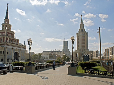 Площадь трех вокзалов в Москве